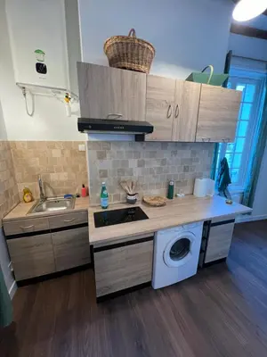 Cuisine ou kitchenette dans l'établissement studio 4pers. centre de Loches