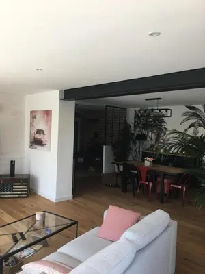 Coin salon dans l'établissement Maison 24H du Mans