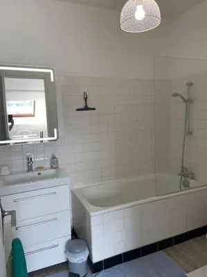 Salle de bains dans l'établissement Appartement en résidence avec parking