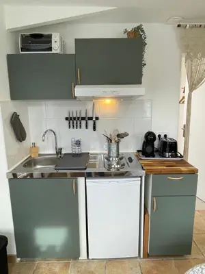 Cuisine ou kitchenette dans l'établissement Gites des Trois Provinces, Zoo de Beauval