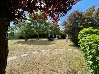 Jardin de l'établissement Gites des Trois Provinces, Zoo de Beauval