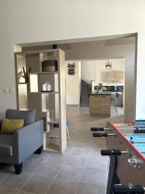 Cuisine ou kitchenette dans l'établissement L'entre nous, Superbe Maison au centre de St Aignan