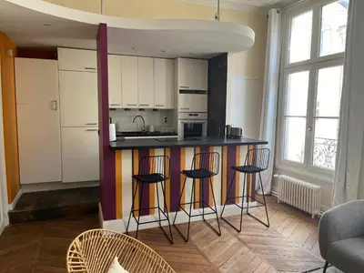 Cuisine ou kitchenette dans l'établissement Une escapade au cœur de Tours