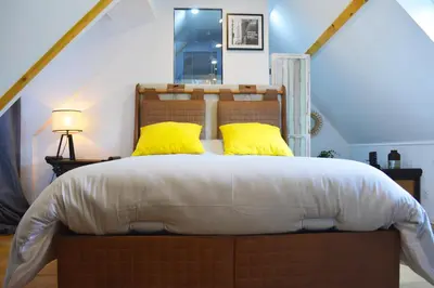 Un ou plusieurs lits dans un hébergement de l'établissement Manoir Drissia - Tours Centre, France