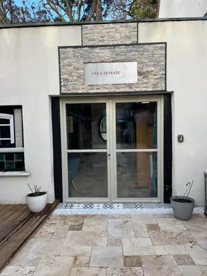 Façade ou entrée de l'établissement Manoir Drissia - Tours Centre, France