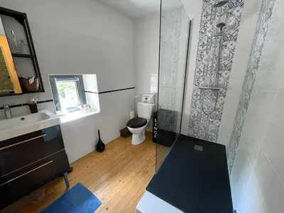 Salle de bains dans l'établissement Le gîte du Bois de Sanzay
