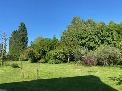 Jardin de l'établissement Le gîte du Bois de Sanzay
