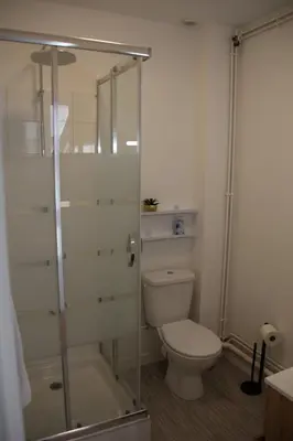 Salle de bains dans l'établissement Spacieux appartement au pied du château