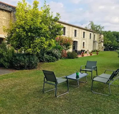 Jardin de l'établissement Gîte Au Boom Coeur - forfait SPA inclus