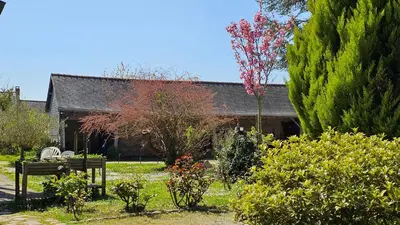 Jardin de l'établissement Domaine des Moizons, Le Cerisier