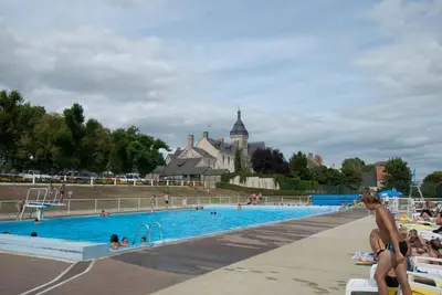 Piscine de l'établissement Spacieuse maison de village ou située à proximité