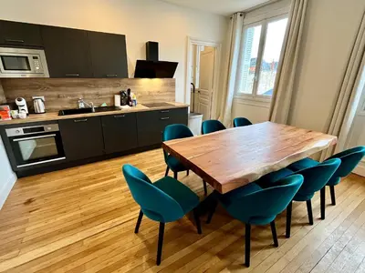 Cuisine ou kitchenette dans l'établissement Hypercentre, spacieux, familial, l'Urbain