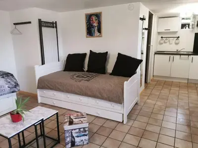 Cuisine ou kitchenette dans l'établissement studio rez-de-chaussée jusqu'à 4 personnes