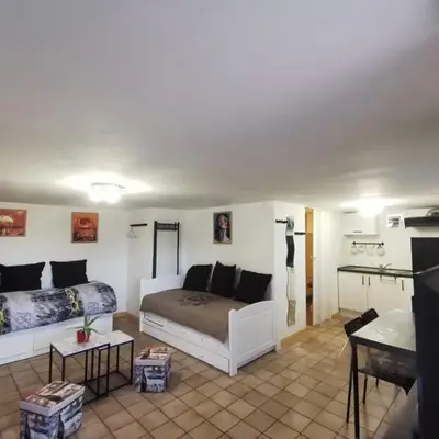 studio rez-de-chaussée jusqu'à 4 personnes