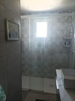 Salle de bains dans l'établissement Maison