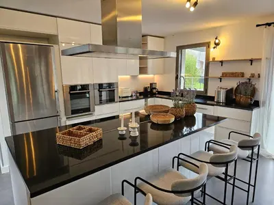 Cuisine ou kitchenette dans l'établissement Villa d'exception M54 Vouvray à 2H au sud de Paris proche Amboise Chenonceau Chambord