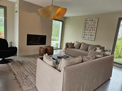 Télévision ou salle de divertissement dans l'établissement Villa d'exception M54 Vouvray à 2H au sud de Paris proche Amboise Chenonceau Chambord