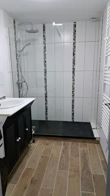 Salle de bains dans l'établissement Au Cœur des vignes