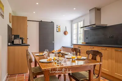 Cuisine ou kitchenette dans l'établissement Évasion Privée au Mans - Gîte Champêtre & Équestre