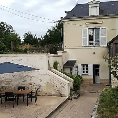 Maison atypique semi-troglodyte