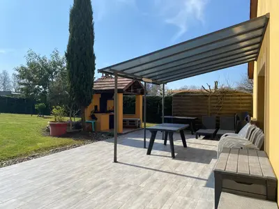 Balcon ou terrasse dans l'établissement Maison plein pied proche circuit 24h et PEC