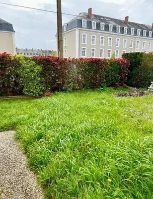 Jardin de l'établissement Maison calmer & confort