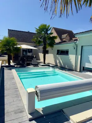 Piscine de l'établissement Chambre chez l'habitant avec piscine 400m Circuit 24h Le Mans ou située à proximité