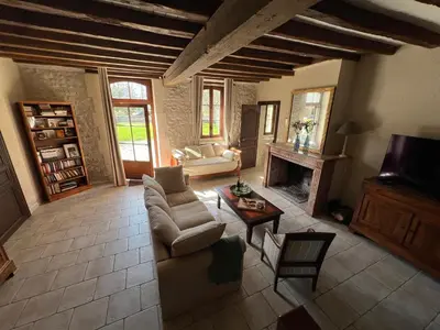 Coin salon dans l'établissement La Closerie – Château de Thésée