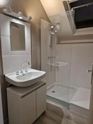 Salle de bains dans l'établissement Appartement au milieu des vignes