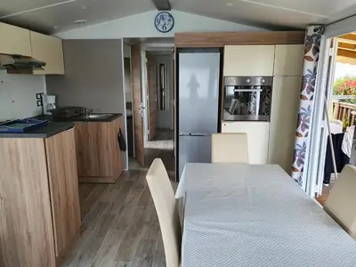 Cuisine ou kitchenette dans l'établissement Domaine de dugny
