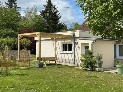 Jardin de l'établissement Gîte tout inclus à proximité de Beauval, 2 chambres, jardin, terrasse privée, animaux acceptés - FR-1-491-337
