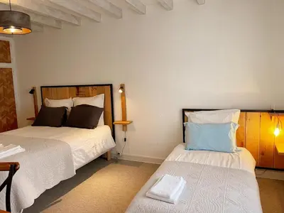 Un ou plusieurs lits dans un hébergement de l'établissement Gîte tout inclus à proximité de Beauval, 2 chambres, jardin, terrasse privée, animaux acceptés - FR-1-491-337