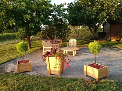 Jardin de l'établissement Maison spacieuse avec jardin, terrasse, et équipements de loisirs à Pouillé - FR-1-491-346