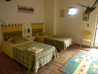 Un ou plusieurs lits dans un hébergement de l'établissement Maison familiale à Cheverny, jardin clos, animaux acceptés, 6 personnes - FR-1-491-338