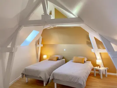 Un ou plusieurs lits dans un hébergement de l'établissement Gîte tout confort pour 6-8 pers, cœur de village, parking privé, jardin clos, proche ZooParc de Beauval - FR-1-491-344