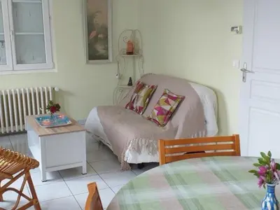 Un ou plusieurs lits dans un hébergement de l'établissement Gîte familial proche des châteaux de la Loire, animaux admis, jardin privé - FR-1-491-343