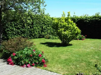 Jardin de l'établissement Maison Champêtre Restaurée avec WIFI et Cheminées - FR-1-491-369