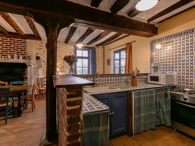 Cuisine ou kitchenette dans l'établissement Maison restaurée avec jardin près de Vendôme, 3 chambres, cheminée, BBQ, internet, animaux acceptés - FR-1-491-367