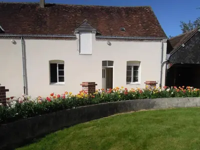 Jardin de l'établissement Gîte charmant avec cheminée et jardin à Danzé - FR-1-491-399