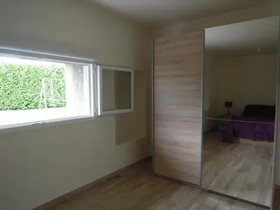 Un ou plusieurs lits dans un hébergement de l'établissement Gîte charmant avec cheminée et jardin à Danzé - FR-1-491-399