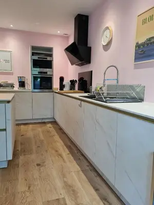 Cuisine ou kitchenette dans l'établissement Au B'Honneur de Blois