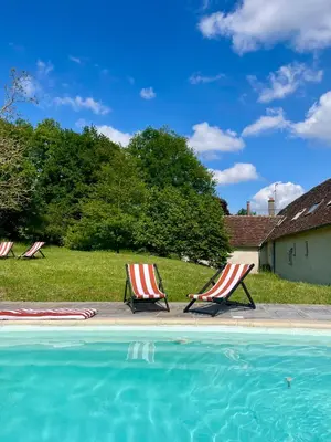 Piscine de l'établissement EDDA Country House - Val de Loire ou située à proximité