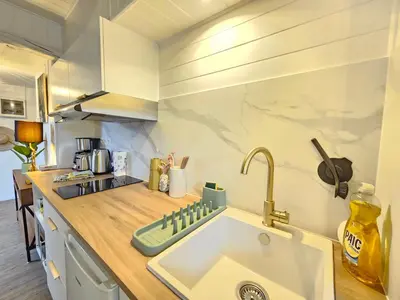 Cuisine ou kitchenette dans l'établissement T2 Ctre ville Fibre proche Beauval