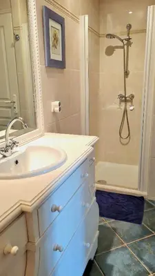 Salle de bains dans l'établissement Le Plessis BBB