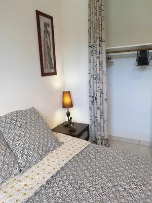 Un ou plusieurs lits dans un hébergement de l'établissement Maison au calme avec piscine l'été