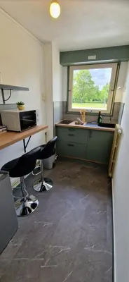 Cuisine ou kitchenette dans l'établissement Suite des Lices à 2 minutes de la Gare- Chateau de blois - Suite des Lices 2 minutes from train station - Chateau de Blois