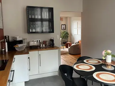 Cuisine ou kitchenette dans l'établissement COEUR DE BLOIS CHARMANT APPART LOUIS XII VUE LOIRE