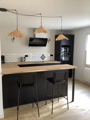 Cuisine ou kitchenette dans l'établissement Superbe maison de famille