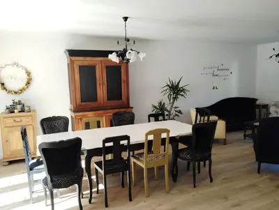 Coin salon dans l'établissement Superbe maison de famille
