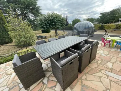 Jardin de l'établissement Au Gré des Souvenirs, gite 4 à 10 pers, clim, jacuzzi, loisirs